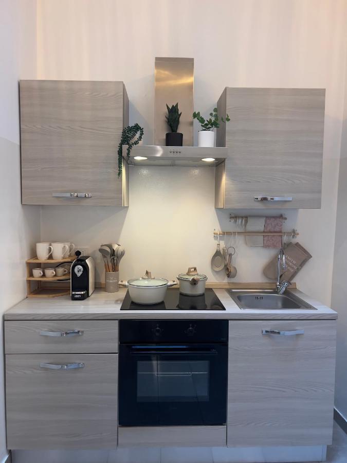 Regina In Porta Romana 3 - Sky Tv, Wifi & Breakfast Box * Milan