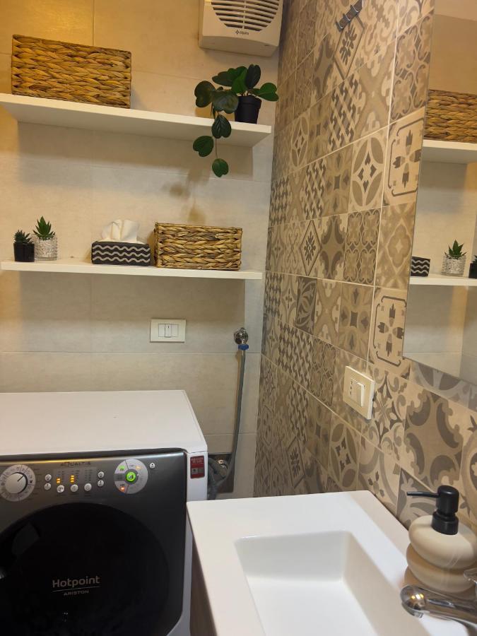 Apartment Regina In Porta Romana 3 - Sky Tv, Wifi & Breakfast Box