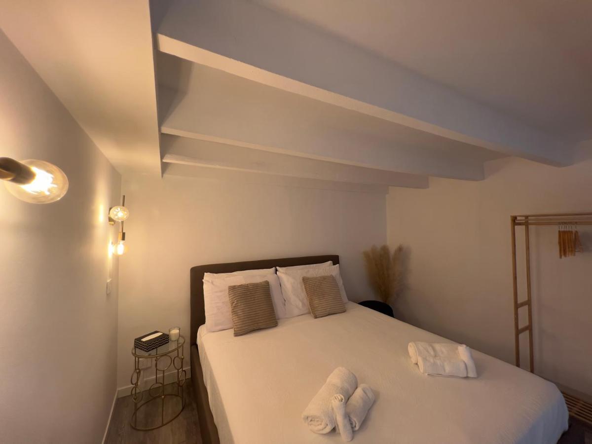 Regina In Porta Romana 3 - Sky Tv, Wifi & Breakfast Box *