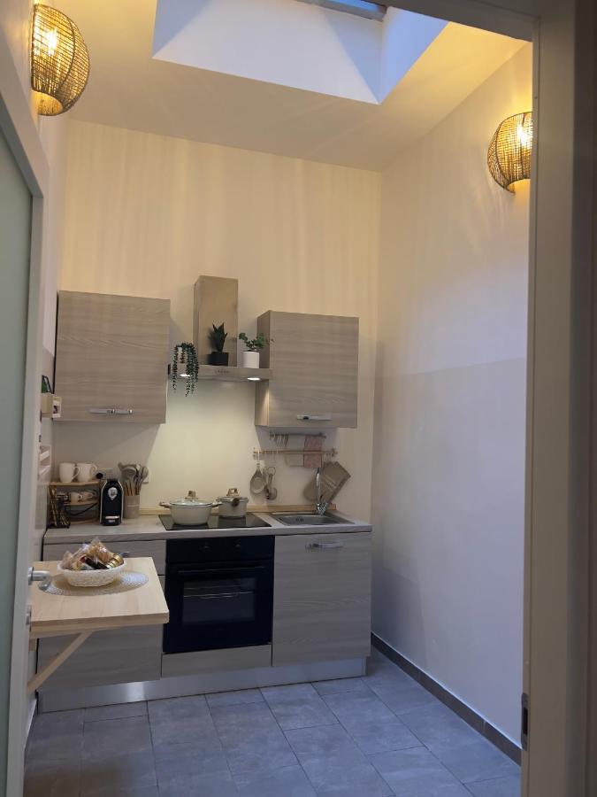 Regina In Porta Romana 3 - Sky Tv, Wifi & Breakfast Box Apartment *