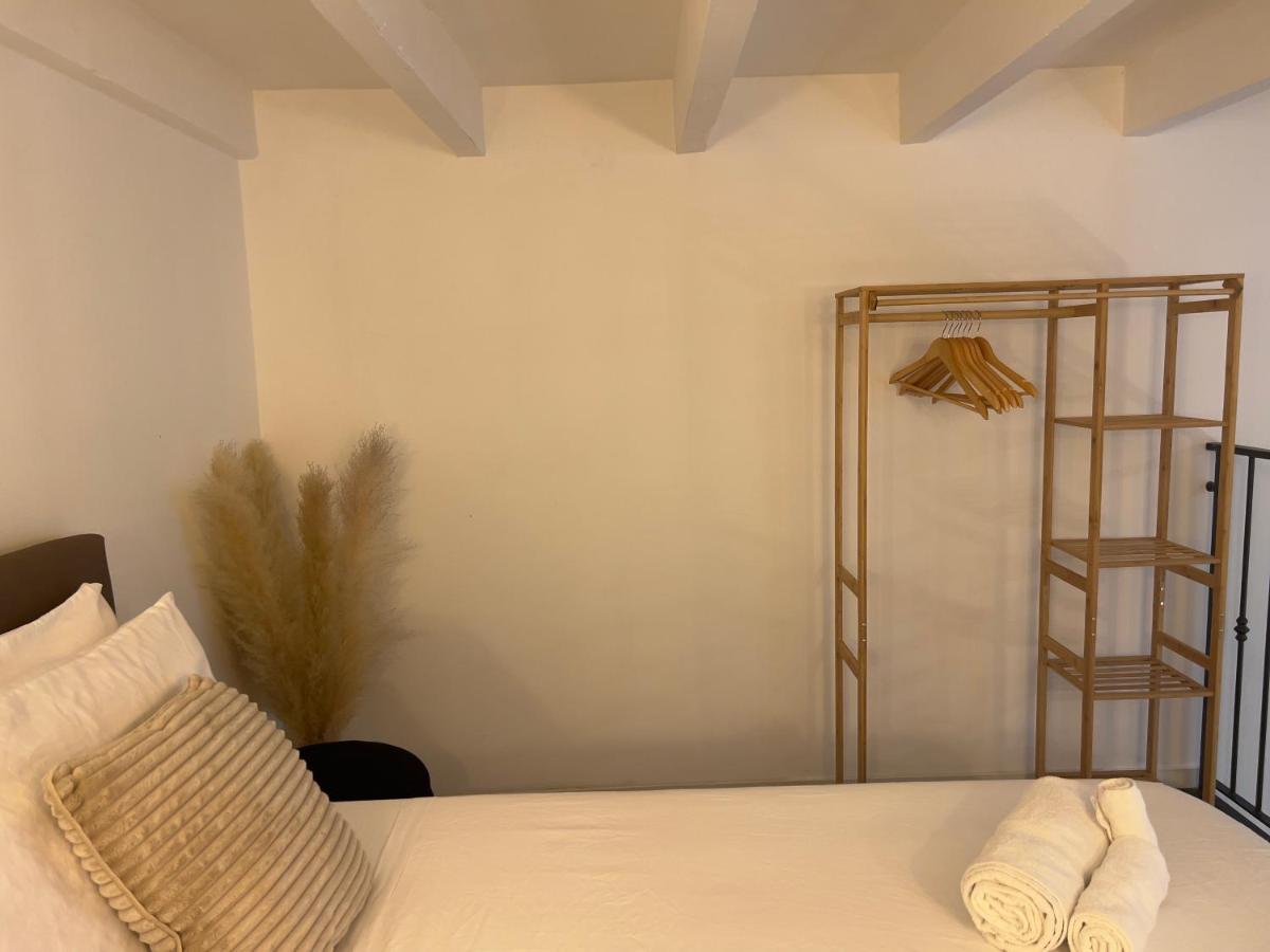Apartment Regina In Porta Romana 3 - Sky Tv, Wifi & Breakfast Box *