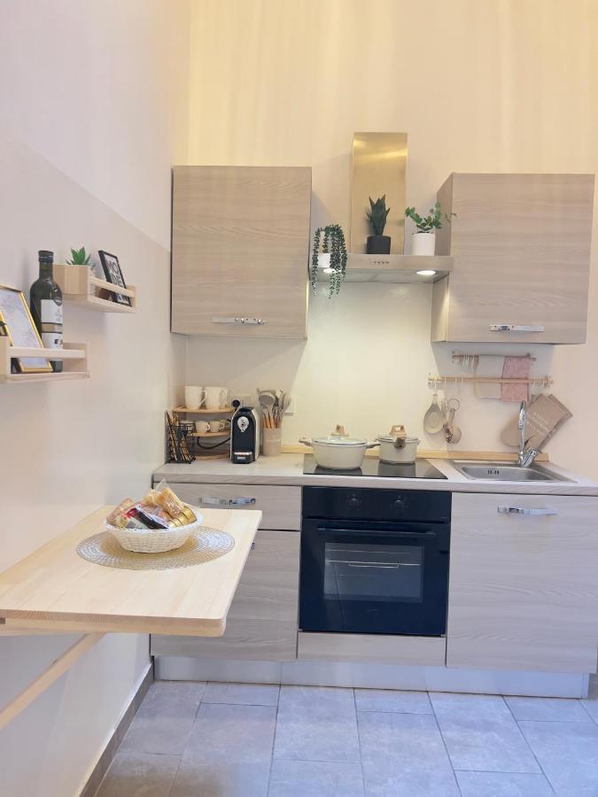 Regina In Porta Romana 3 - Sky Tv, Wifi & Breakfast Box *