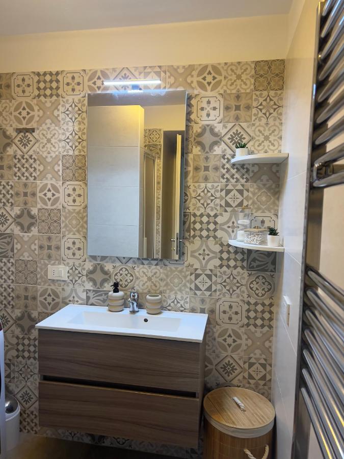 Regina In Porta Romana 3 - Sky Tv, Wifi & Breakfast Box Apartment