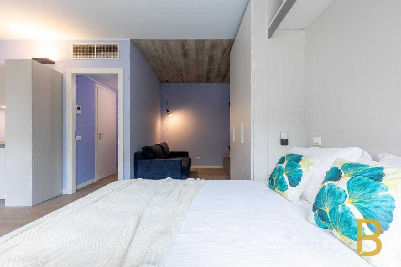 Apartment Beplace In Scalo Romana Mailand