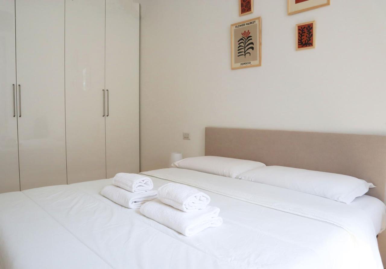 Apartment Isola District Bright House
