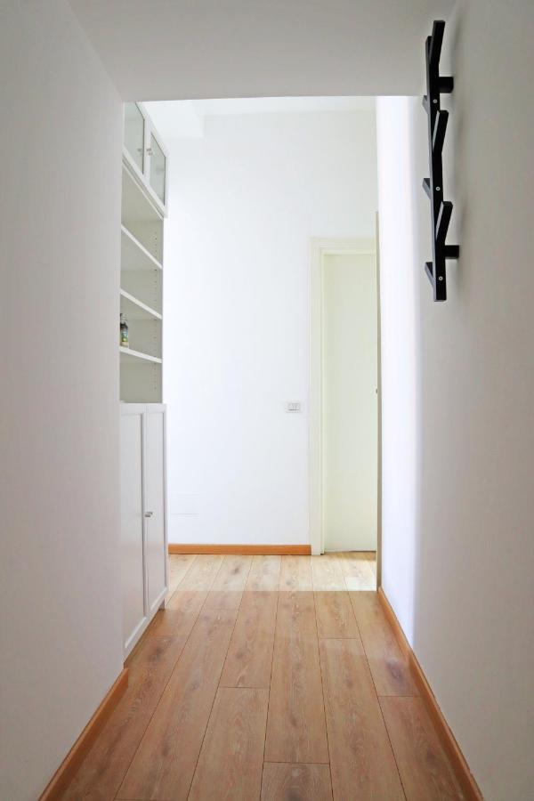 Apartment Isola District Bright House *