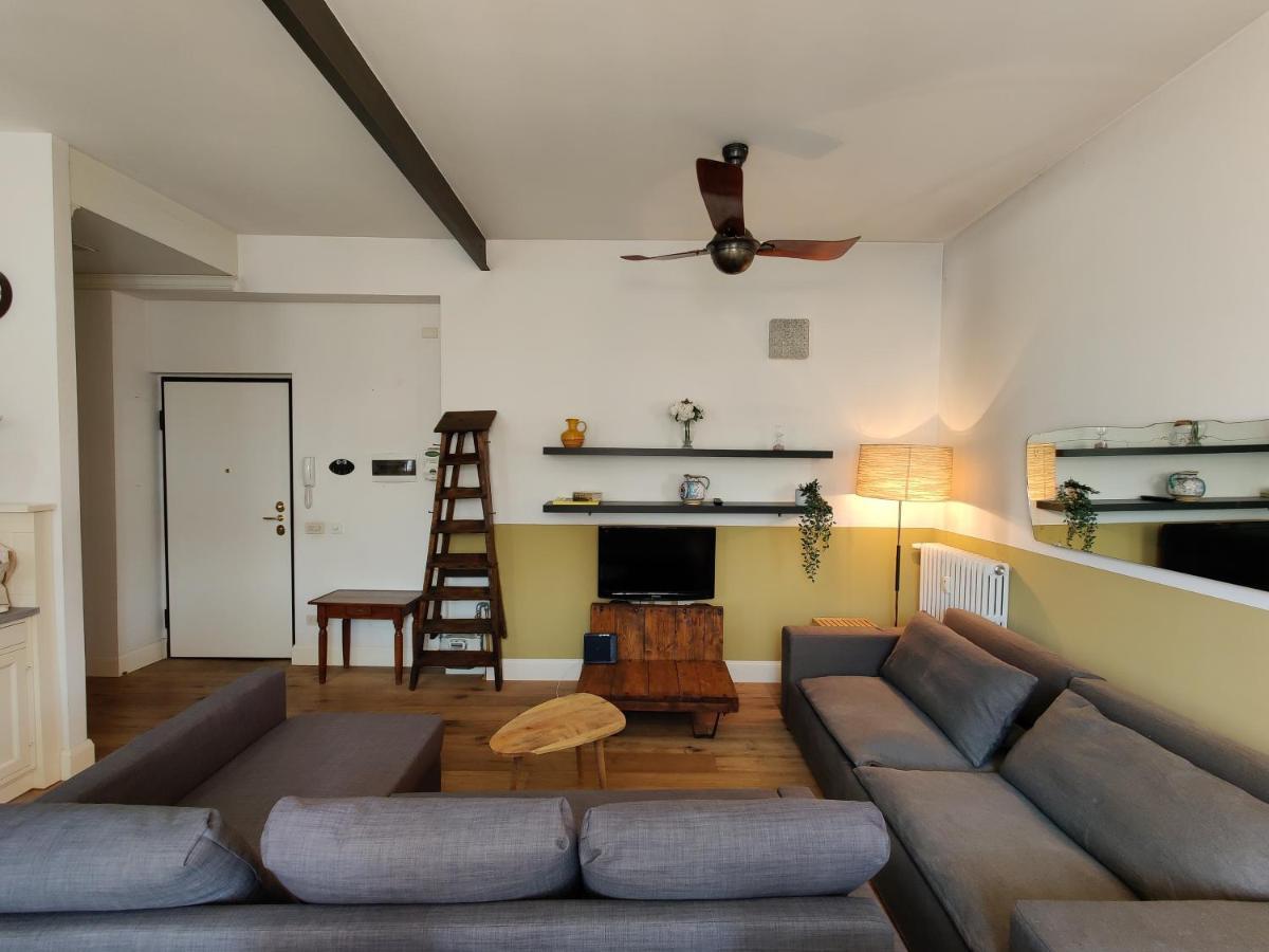 Elegante Trilocale A Apartment *