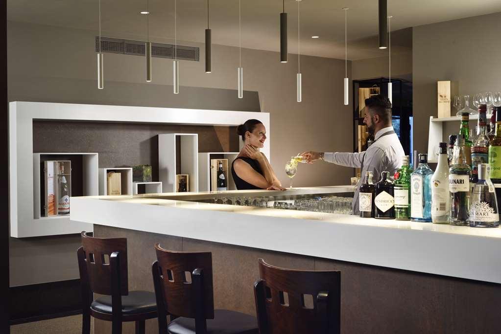 Una Century Hotel 4*
