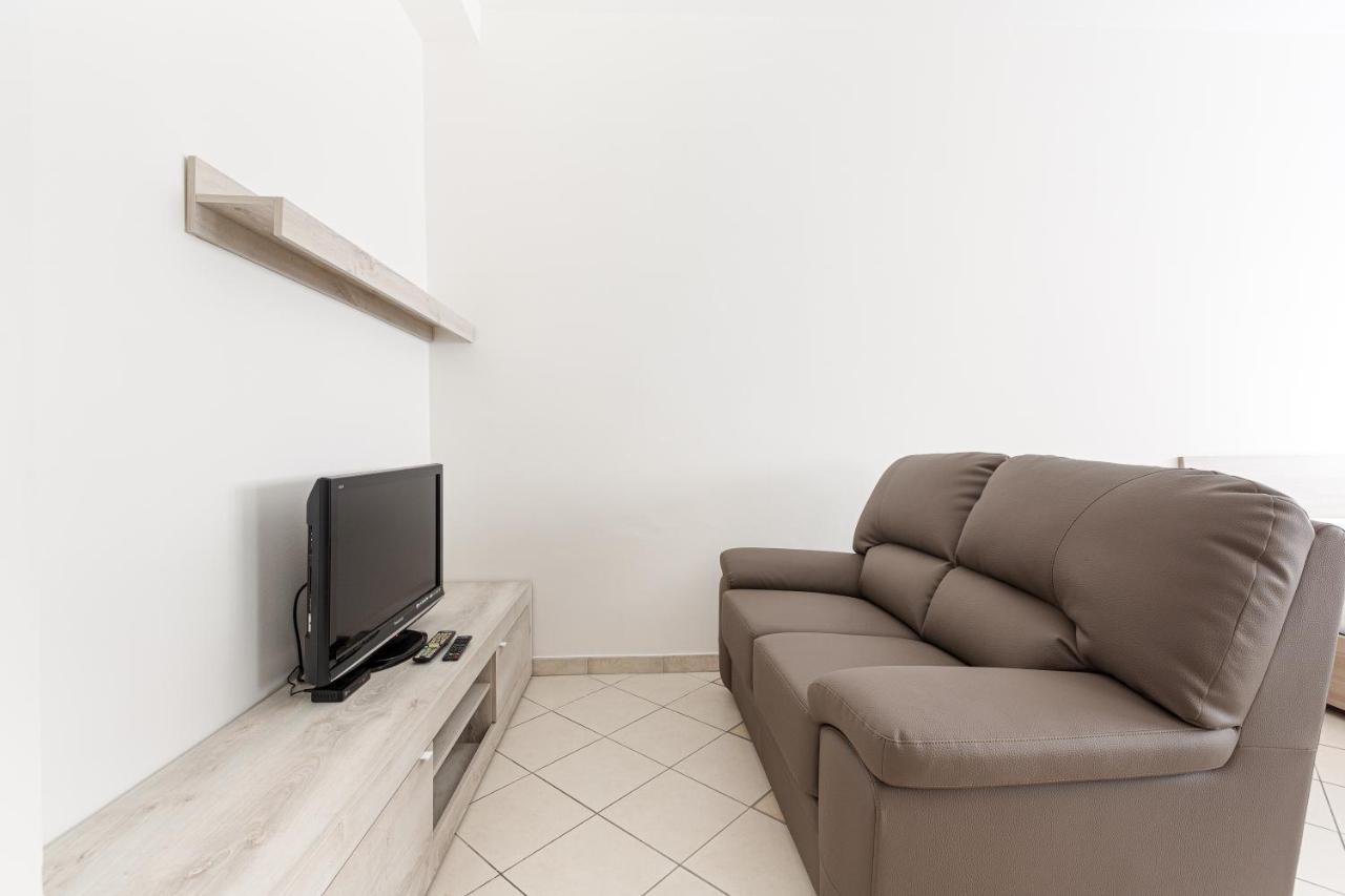 Ripamonti Budget With Small Balcony Apartment Mailand
