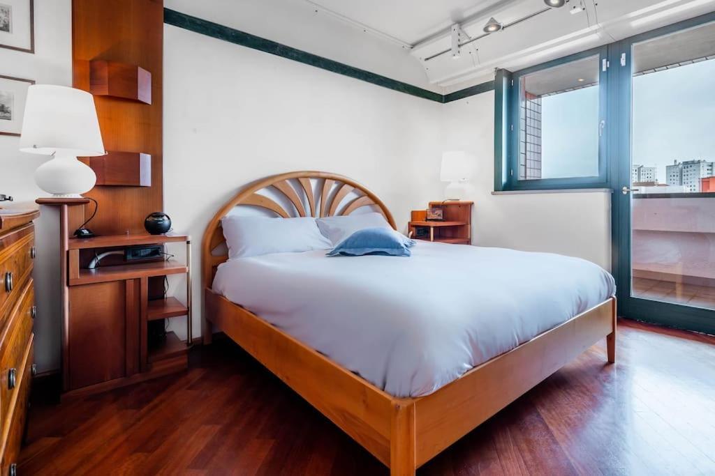Luxury Penthouse - Sauna, Garage, Office, Terrace * Mailand
