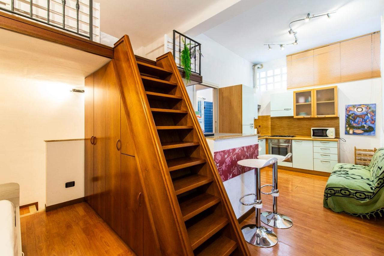 Extensive Terrace Navigli Toy Artistic Apartamento