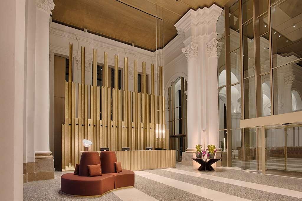 Nh Collection Life Hotel