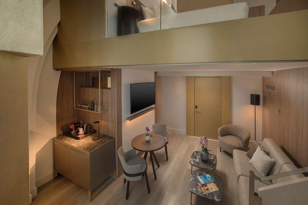 Nh Collection Life Hotel