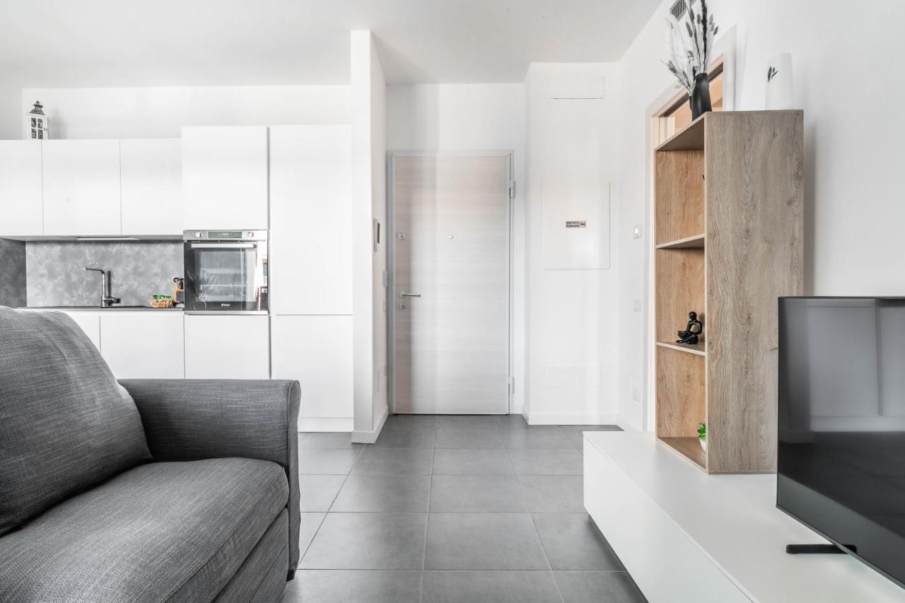 Harmony House - Rho Fiera 6min - Free Parking - Terrace *