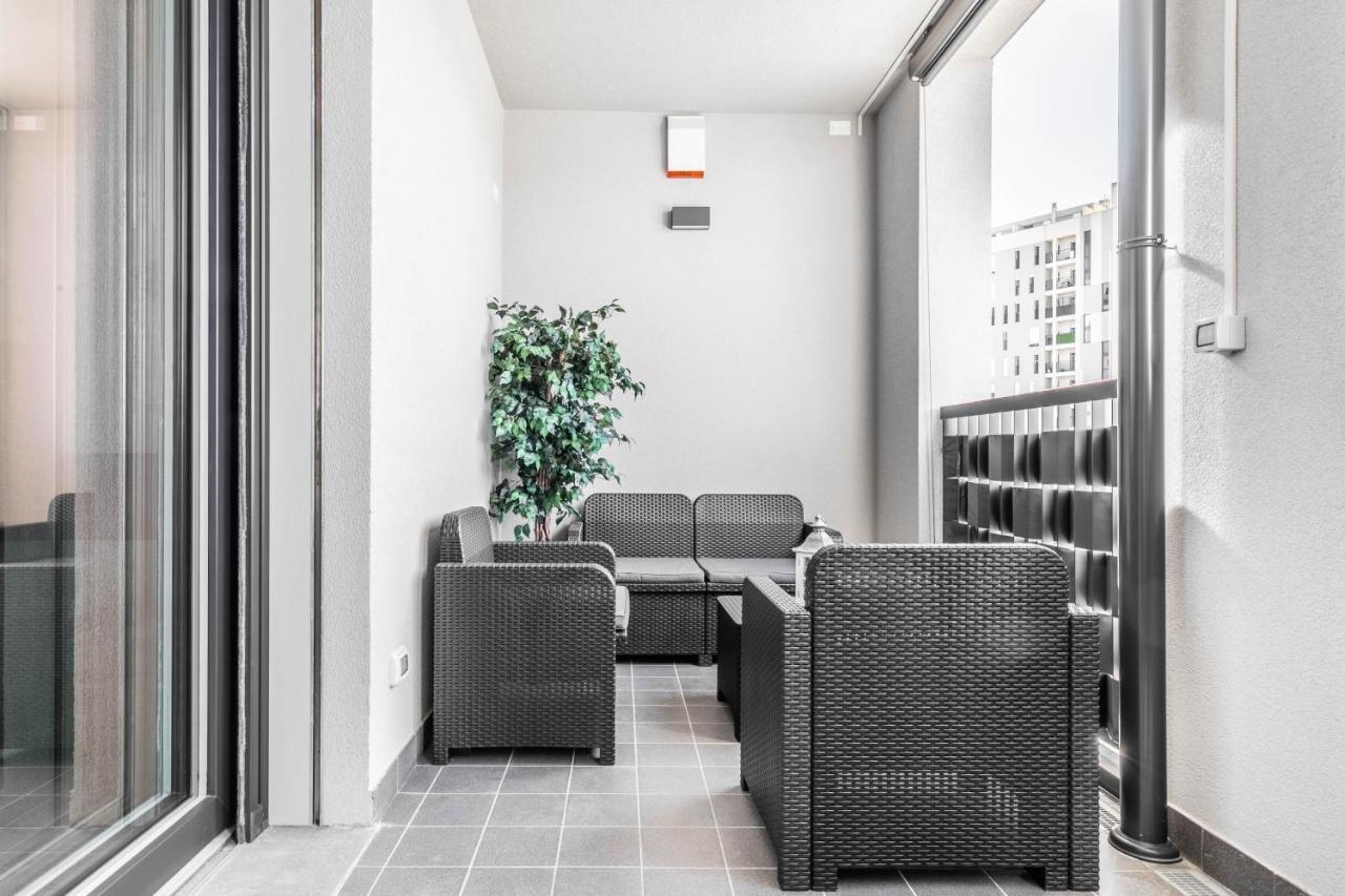 Harmony House - Rho Fiera 6min - Free Parking - Terrace *