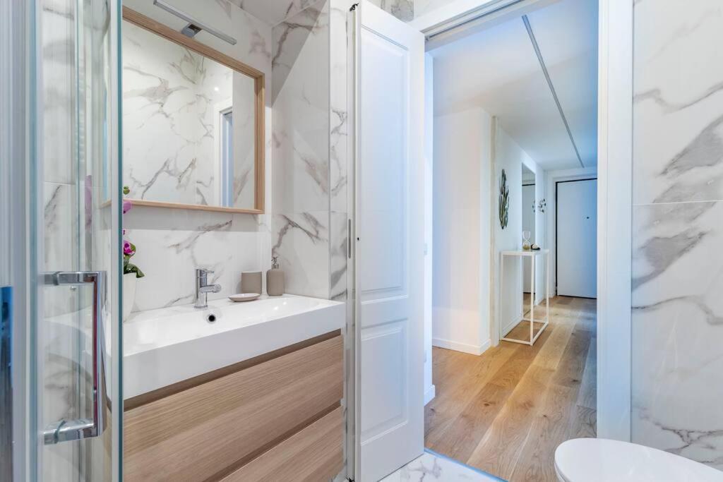 Bocconi Luxury Apartamento Milão