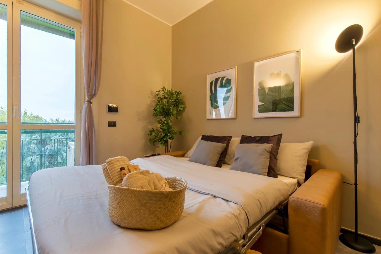 Modern & Bright 2 Bedroom Flat 50m From M4 Stop