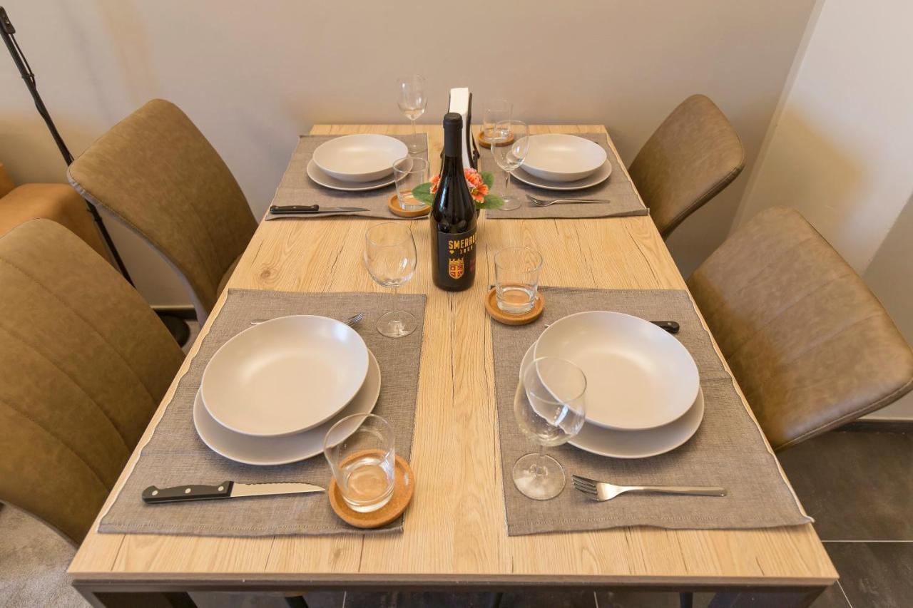 Modern & Bright 2 Bedroom Flat 50m From M4 Stop Apartamento Milão