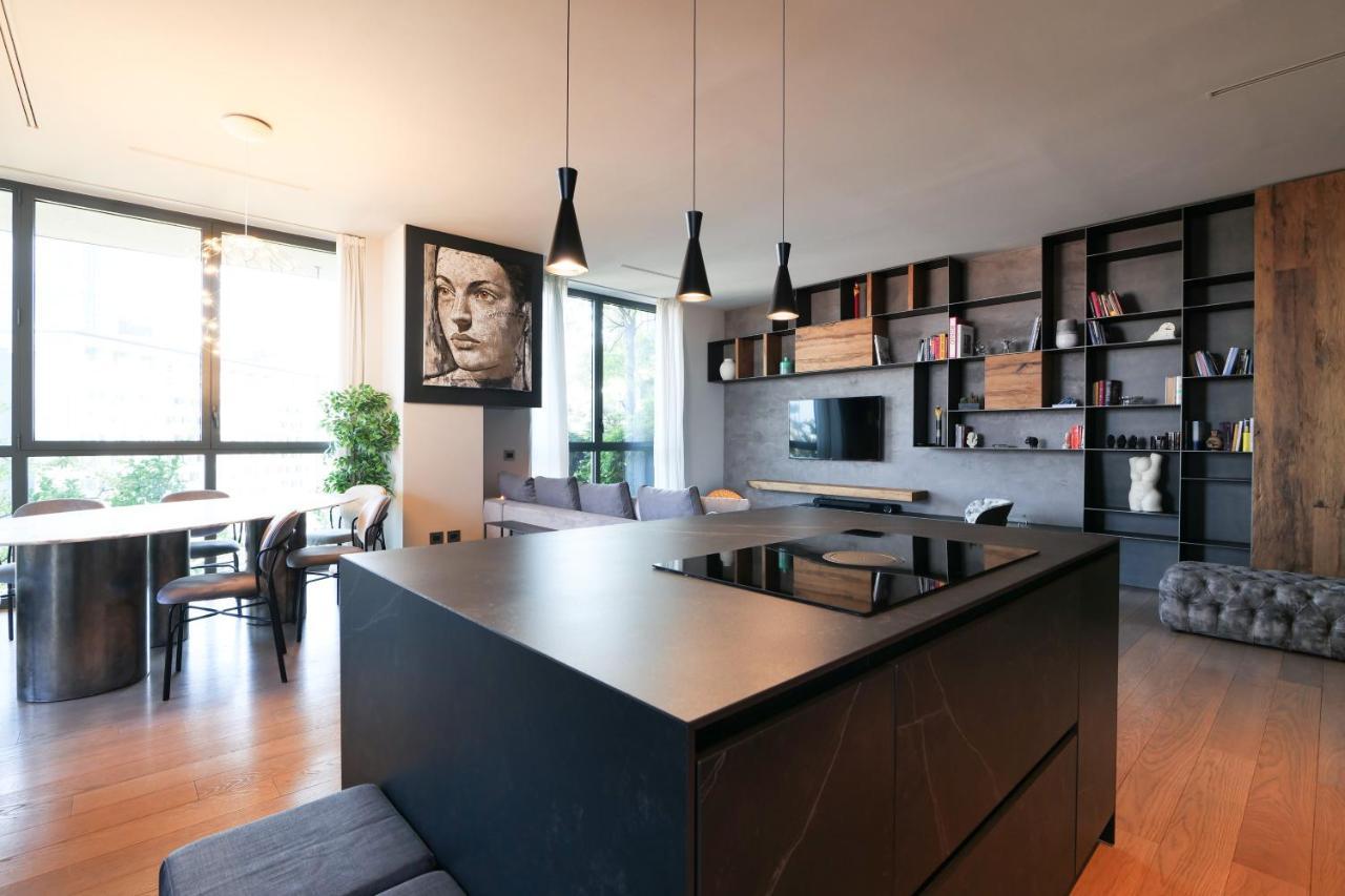 Apartment Luxury In Bosco Verticale Isola Mailand