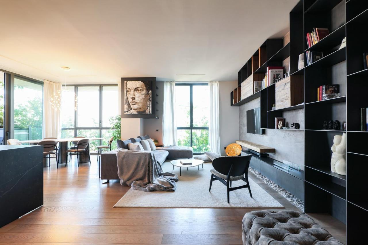 Luxury In Bosco Verticale Isola Apartment *