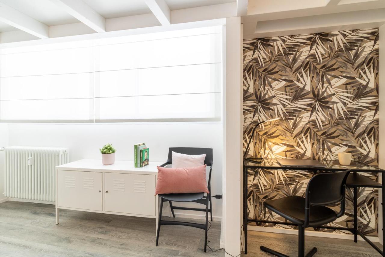 Navigli - Chic And Sophisticated In Apartment