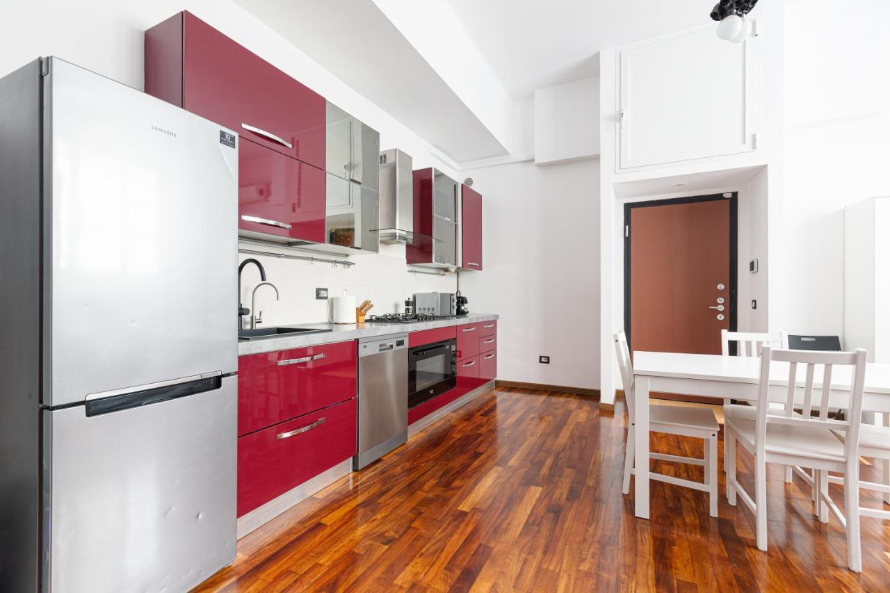 Apartment Cosy Nearby Piazza Insubria! Book Now! *