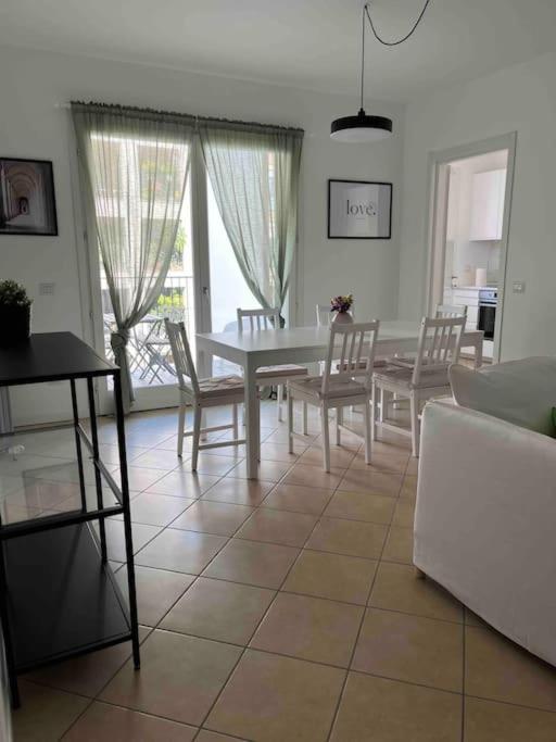 Apartment Luminoso Trilocale Affori Centro Milan