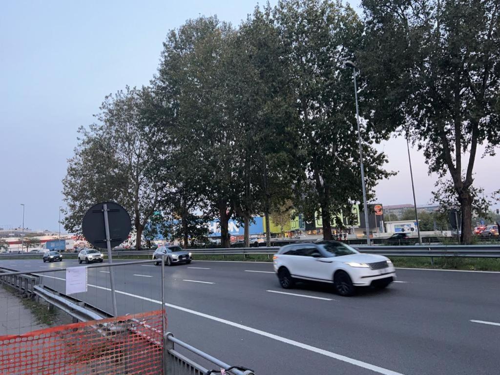 A Milano, 17 Minuti Dalla Stazione Centrale Fs Cinisello Balsamo Milão