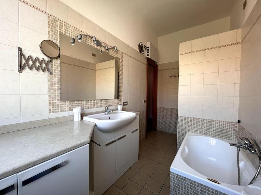 - Magistretti. Ampio Bilocale Apartment