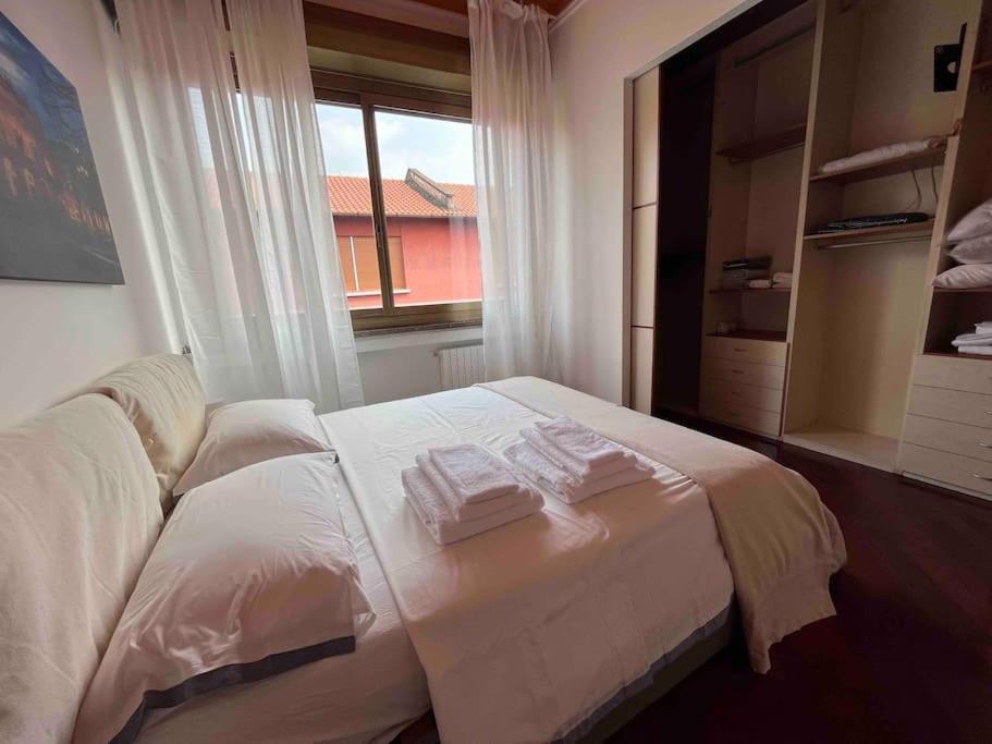 - Magistretti. Ampio Bilocale Apartment