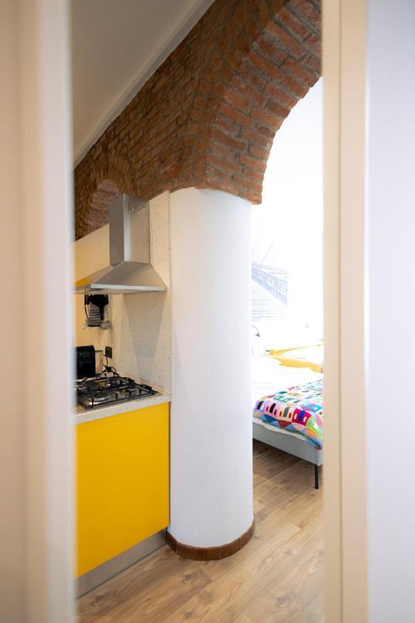 The Red Bricks - San Babila Area Apartamento Milão