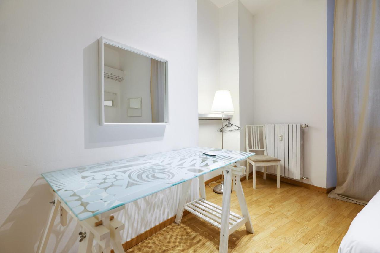 Apartment Luminoso Con Balcone In Cadorna *