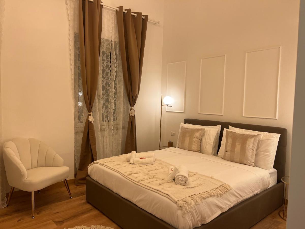 Regina In Bocconi Apartment
