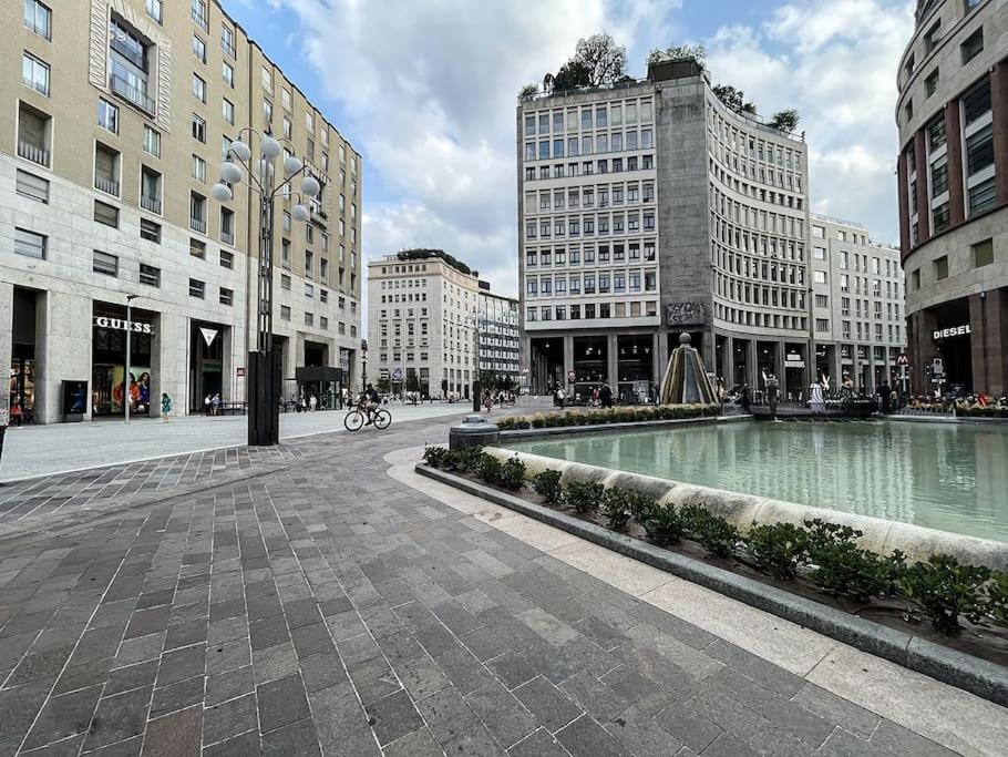 Duomo-san Babila-tribunale Wifi-netflix Milan
