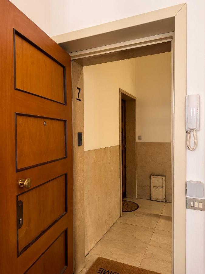 Bwr - Beautiful Near The Center Of Milan, Polibio *