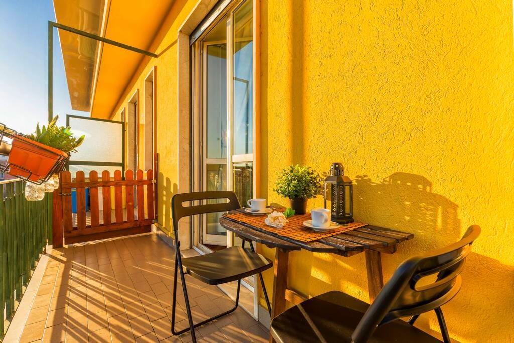 Sunny & Updated Flat With Panoramic View 50m From M4 Stop Mailand