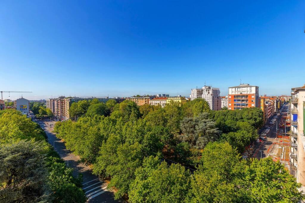 Sunny & Updated Flat With Panoramic View 50m From M4 Stop Apartment
