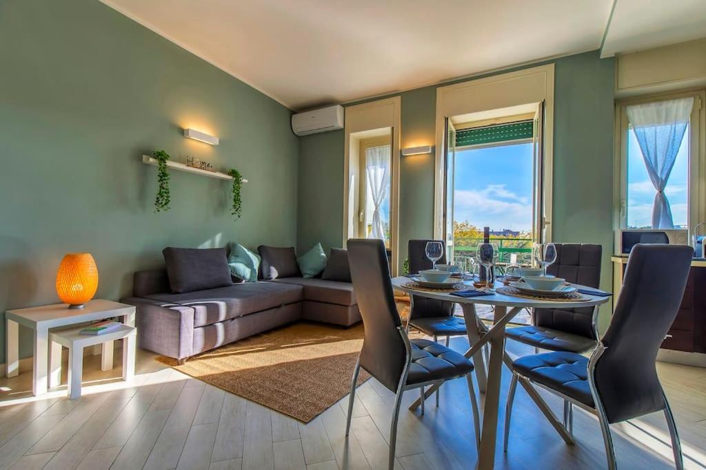 Apartment Charmy & Cozy Panoramic Flat 50m From M4 Stop Mailand
