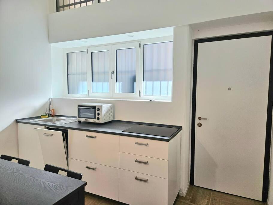 Grazioso Bilocale Ristrutturato Vicino Stazione/metro Apartamento *