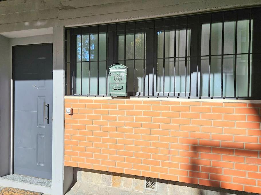 Apartamento Grazioso Bilocale Ristrutturato Vicino Stazione/metro Milão