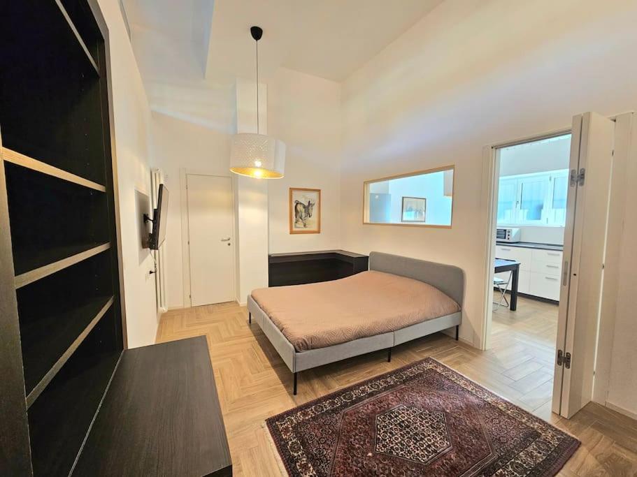 Grazioso Bilocale Ristrutturato Vicino Stazione/metro Apartamento *