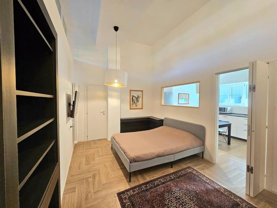 Apartamento Grazioso Bilocale Ristrutturato Vicino Stazione/metro Milão