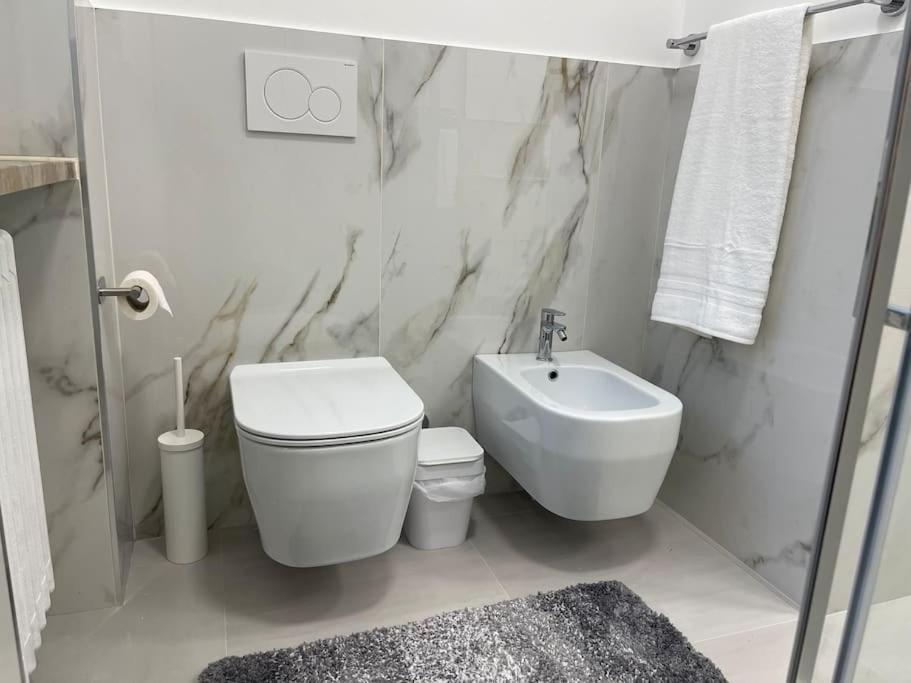 Luxury 1 Bedroom Apartment, Close To San Siro, Fiera And 10 Min Metro To Duomo