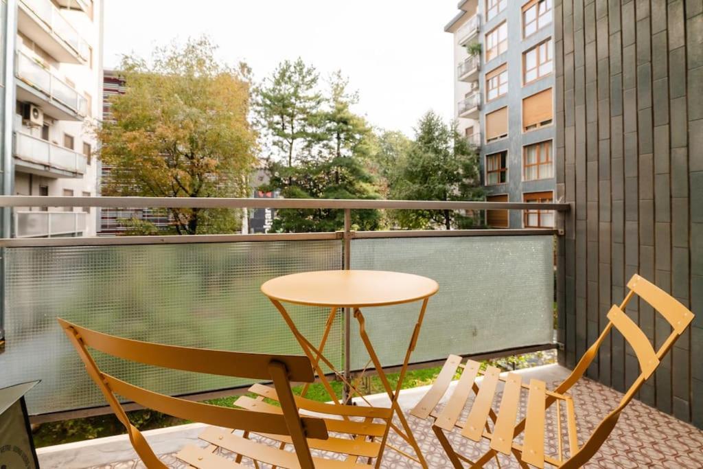 Luxury 1 Bedroom Apartment, Close To San Siro, Fiera And 10 Min Metro To Duomo *