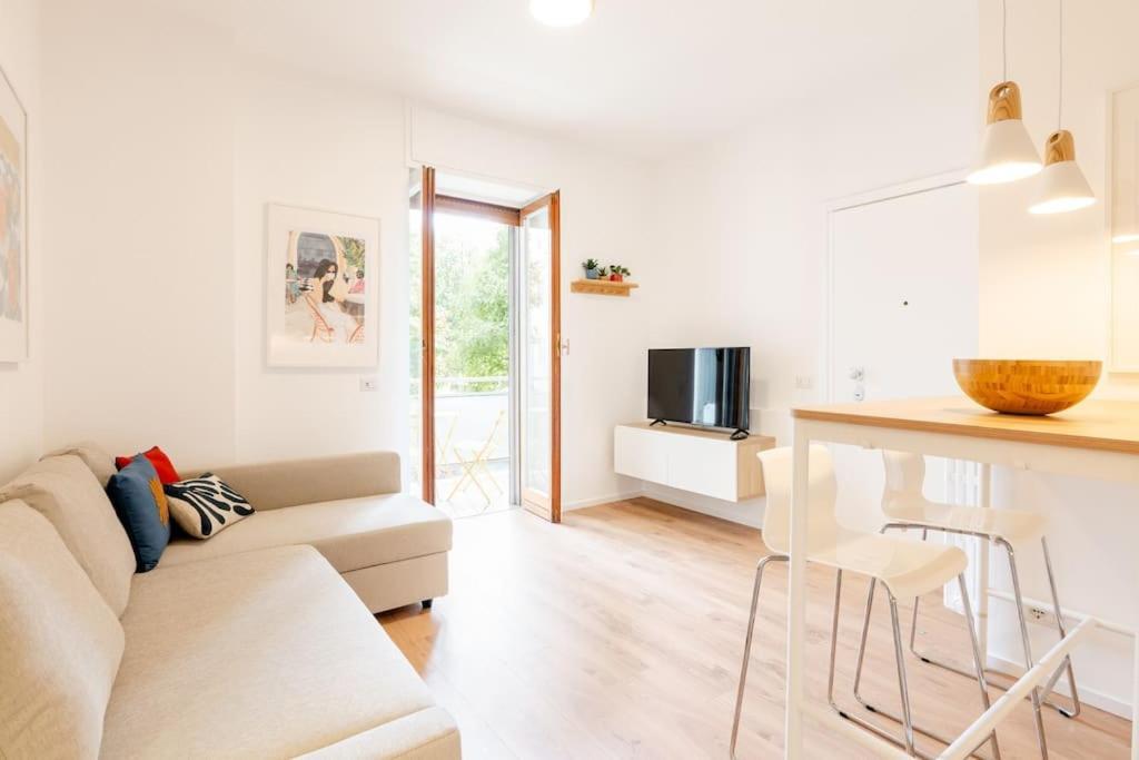 Apartamento Luxury 1 Bedroom Apartment, Close To San Siro, Fiera And 10 Min Metro To Duomo Milão