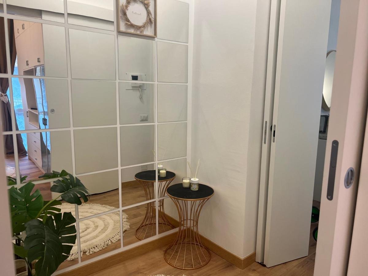 Apartment Regina In Bocconi Mailand