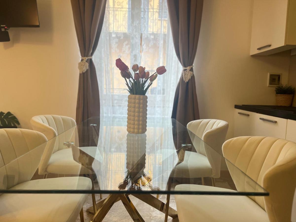 Apartment Regina In Bocconi Mailand