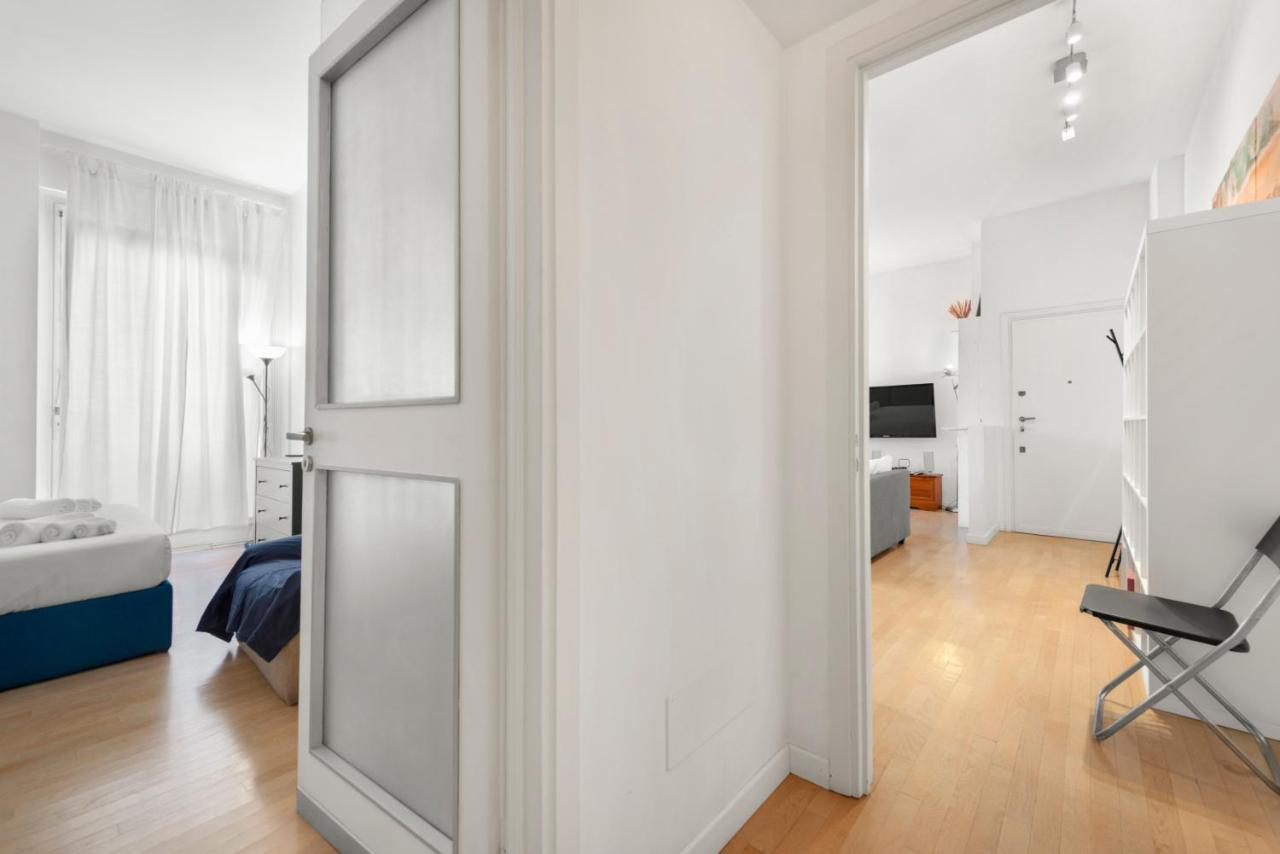 5 Min Duomo - Next To Metro Station * Mailand