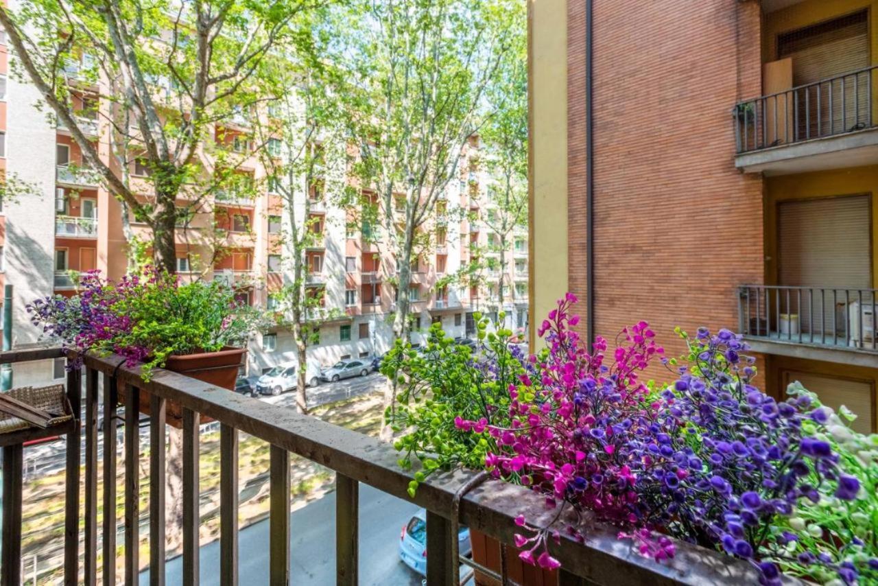Cozy Near To Fashion District Apartment