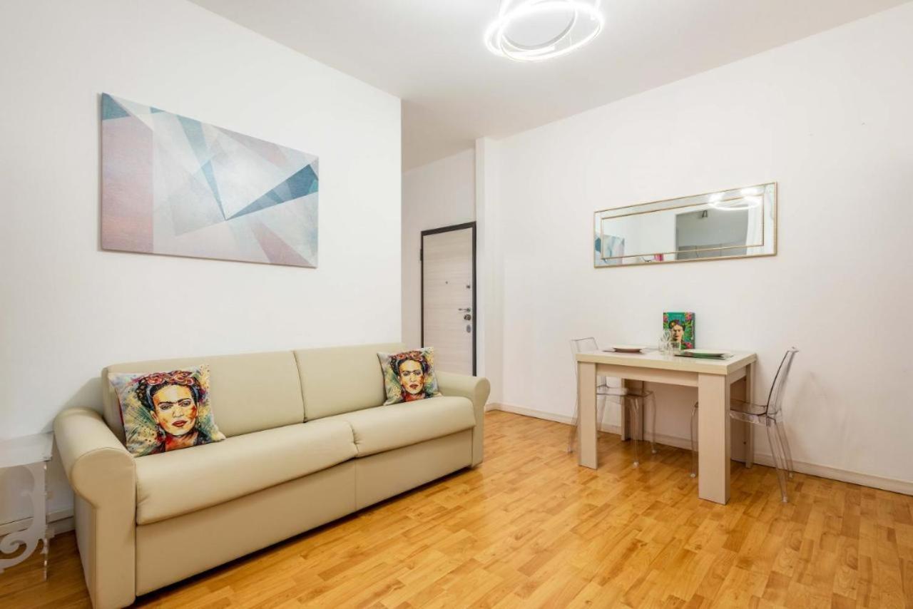 Cozy Near To Fashion District Apartment